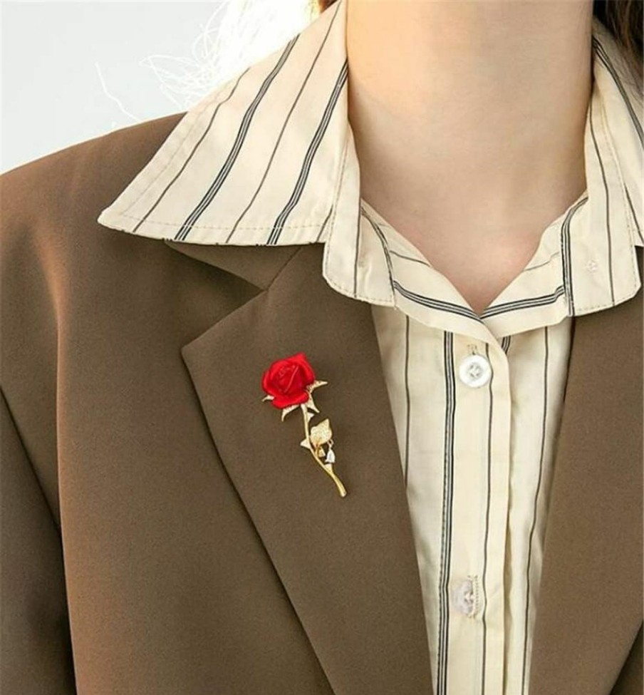 QUREZA Red Rose Brooch Pin Rhinestone Flower Lapel Pin Elegant Women Lapel Brooch Enamel Rose Flower Pin Crystal Lady Corsage Wedding Christmas Valentine'S Gifts New