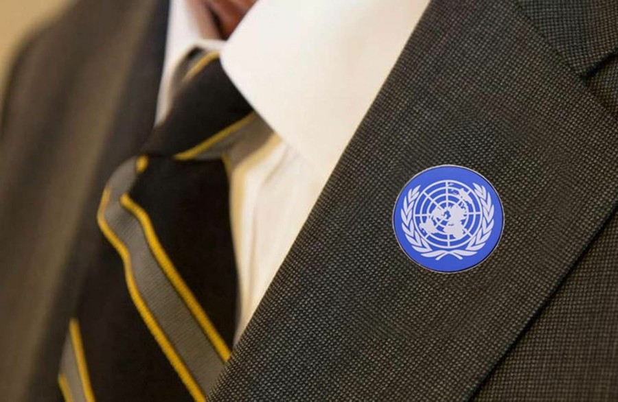 HUAQIGUO United Nations Badge Lapel Pins Un Flag Brooch Metal Pin Emblem Round Badge Gift New